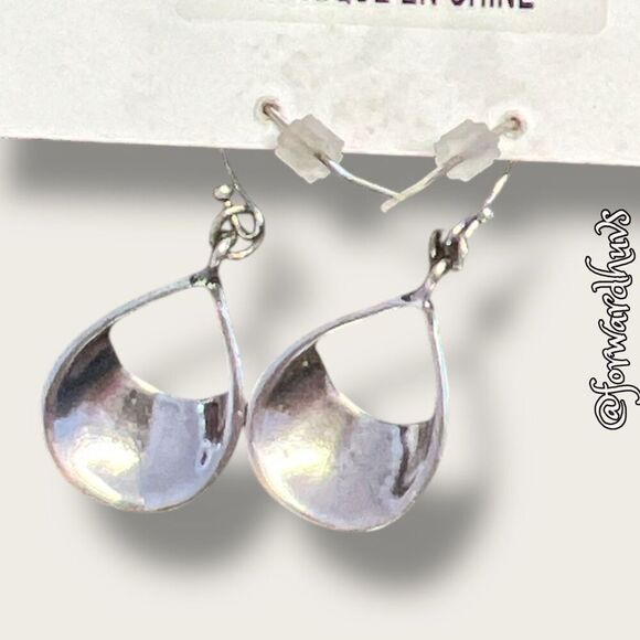 Vintage-Inspired Anthropologie Silver Dangle Earrings - Picture 5 of 6